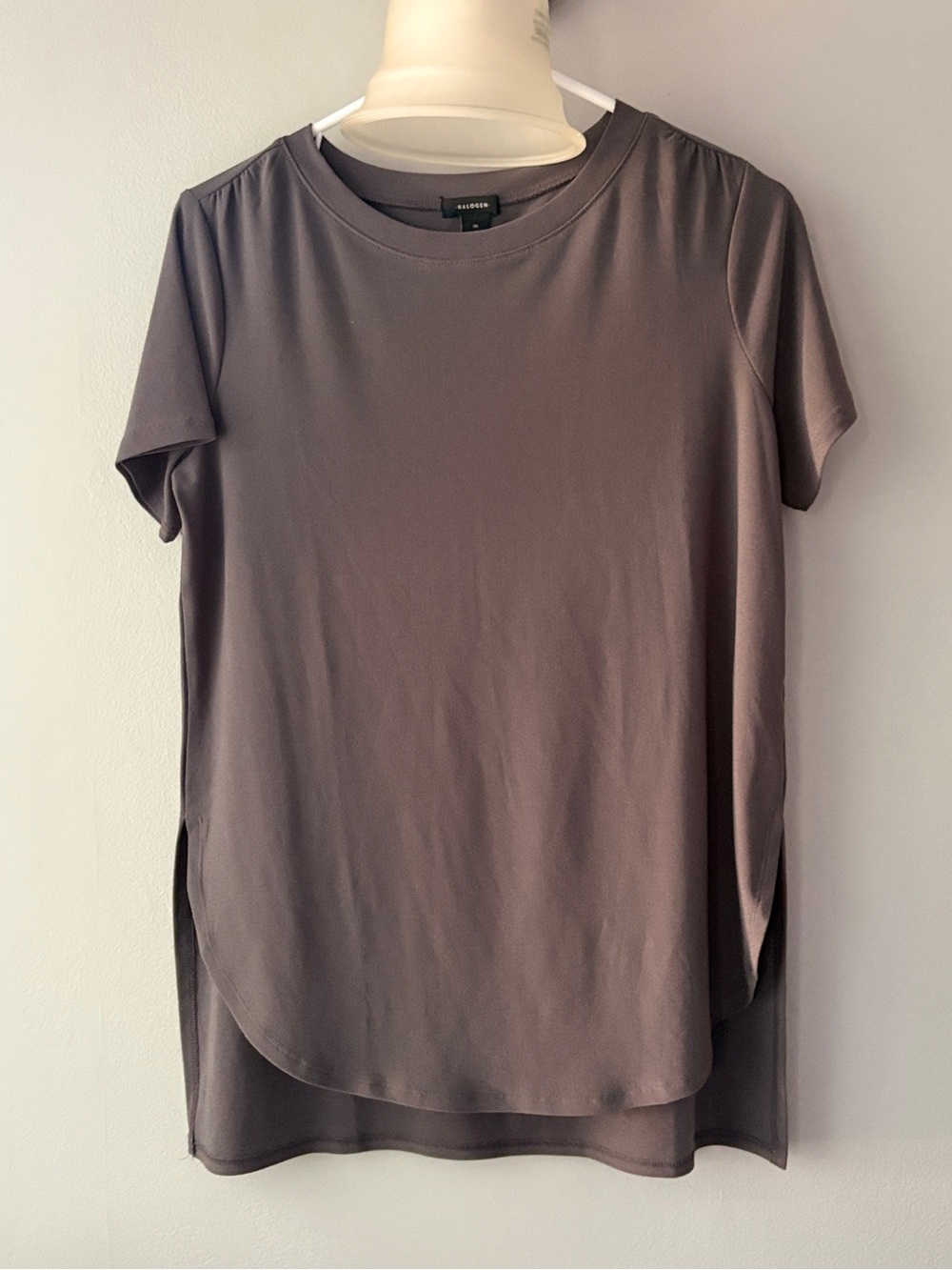 Halogen Short-Sleeve Tee in Charcoal Gray
